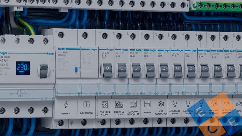 Cuadro eléctrico con automáticos y diferenciales etiquetados