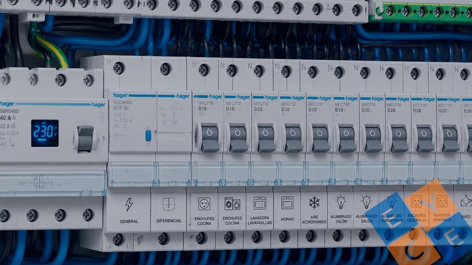Técnico del servicio de asistencia técnica de Energía y Calor Extremadura